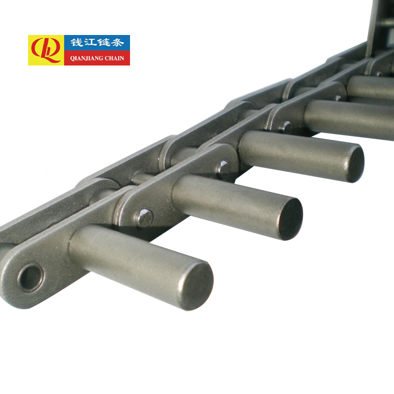 Kaksijakoiset kuljetinketjut pidennetyillä tapeilla